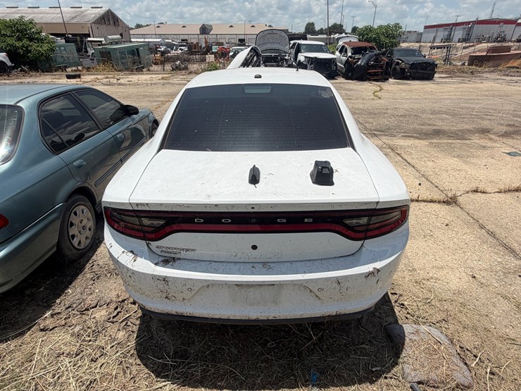#76-•-2018-dodge-charger-image-12