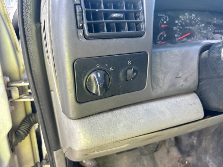 2001-ford-f450-image-28