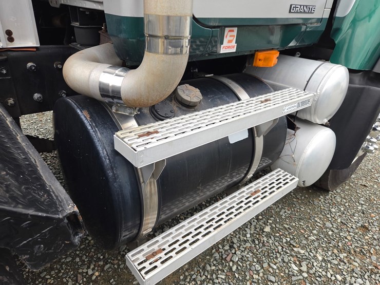 2007-mack-granite-cv713-image-19