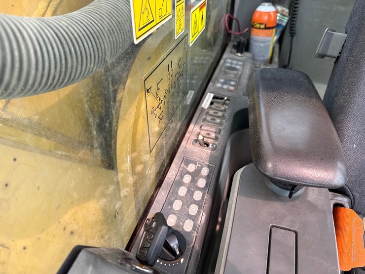 2017-caterpillar-336fl-image-68