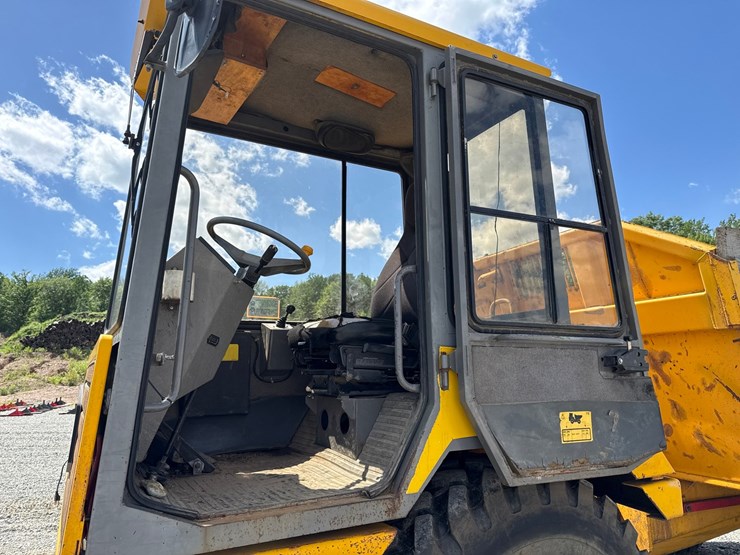 jcb-712-image-48