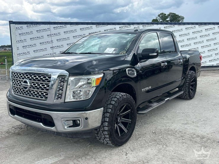 2017-nissan-titan-image-1