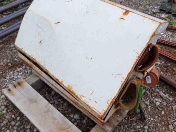 angle-tool-box-with-tools,-screwdrivers-image-4