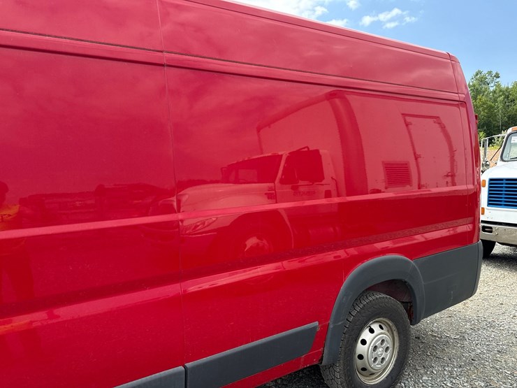 2015-dodge-ram-van-image-12