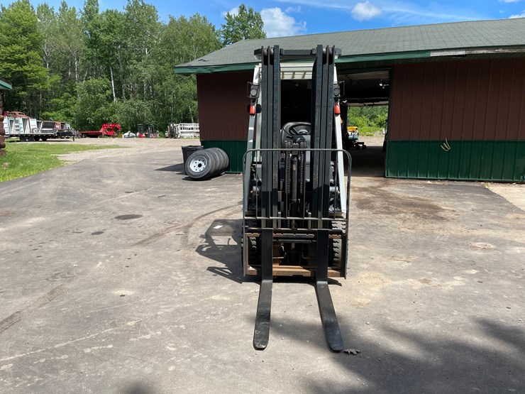 #6066-•-2016-4000lb-unicarriers-lp-forklift-image-8