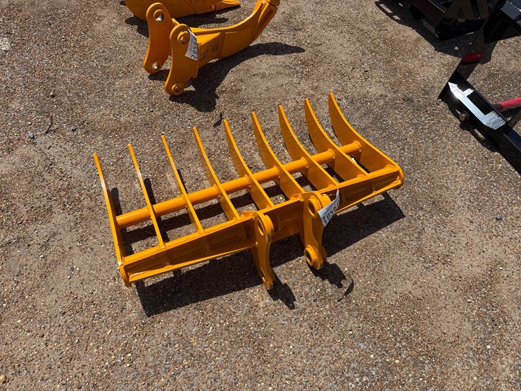 caterpillar-305-image-2