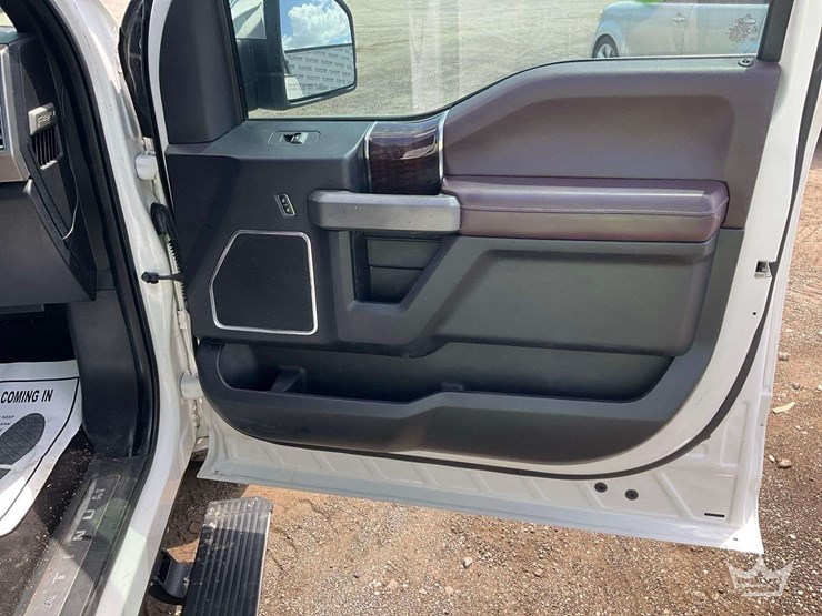 2016-ford-f150-image-25