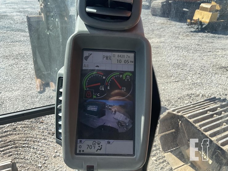 2018-hitachi-zx350-lc-image-16