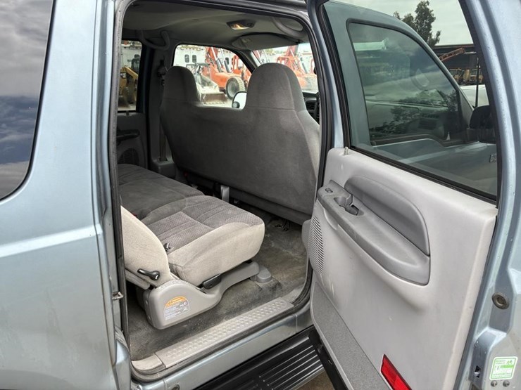 2000-ford-excursion-image-11