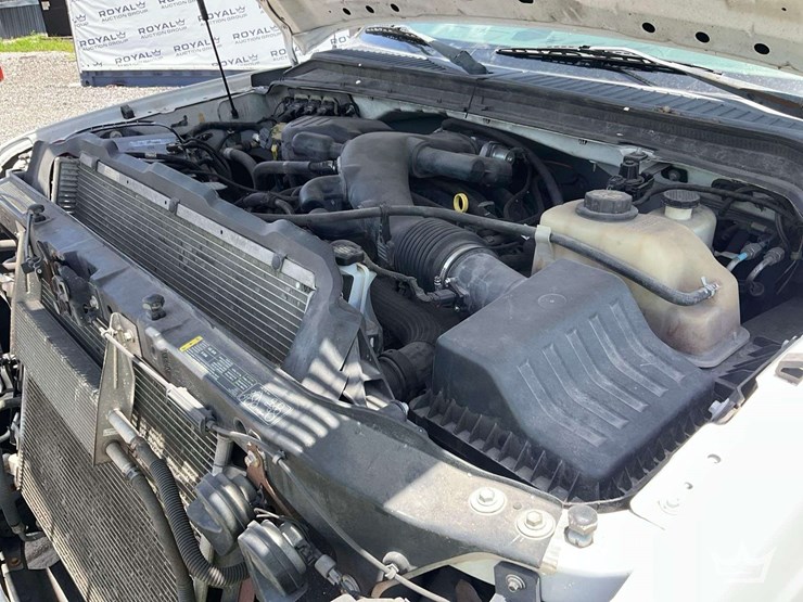 2010-ford-f350-image-15