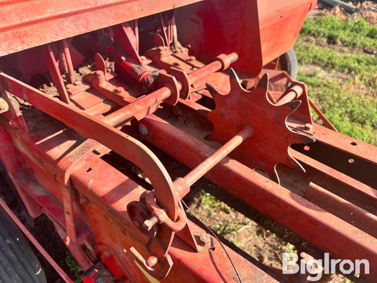 new-holland-271-image-11