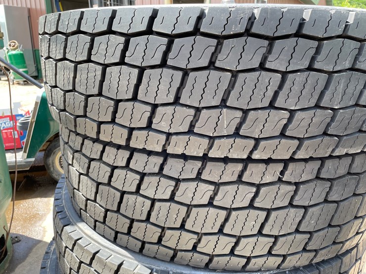 #6515-•-set-of-(4)-semi-tires-image-3