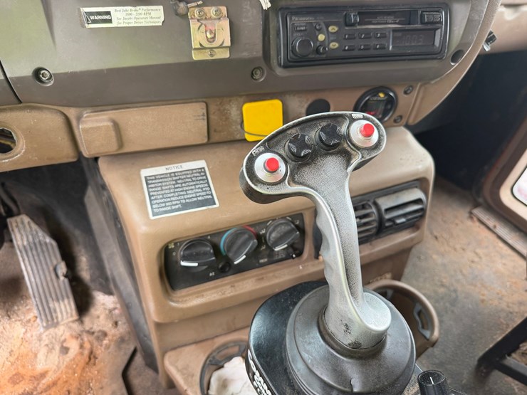 #1471-•-2003-mack-713v-granite-tri-axle-dump-truck-image-41