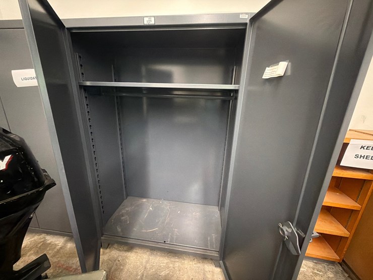 #3522-•-heavy-duty-industrial-steel-cabinet-|-located-in-st.-rose,-la-image-2