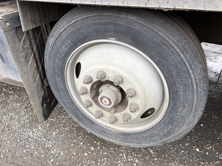 2018-freightliner-114sd-image-18