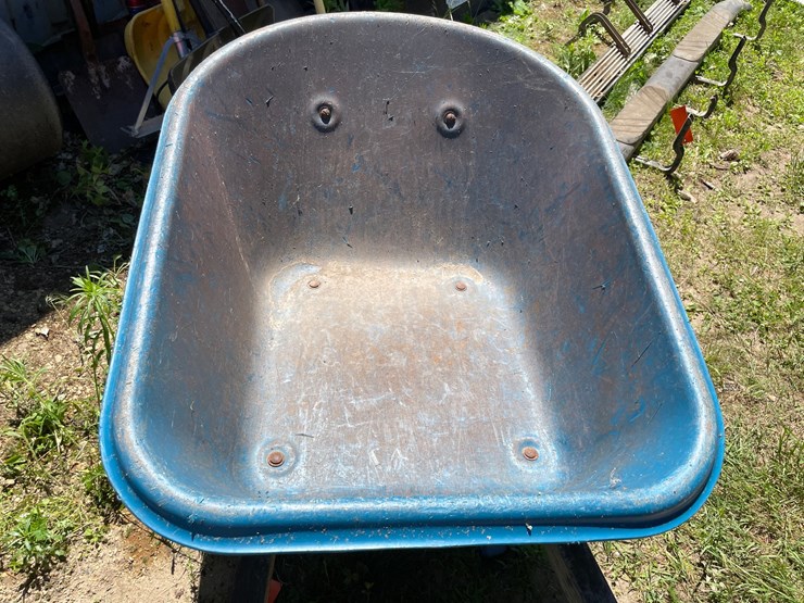#7156-•-jackson-poly-tub-wheelbarrow-image-10