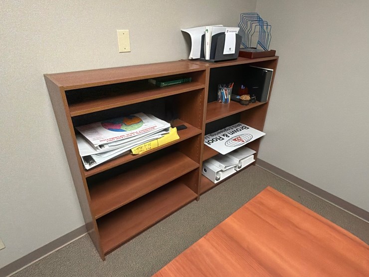 #3539-•-lot-of-office-furniture-|-located-in-st.-rose,-la-image-4
