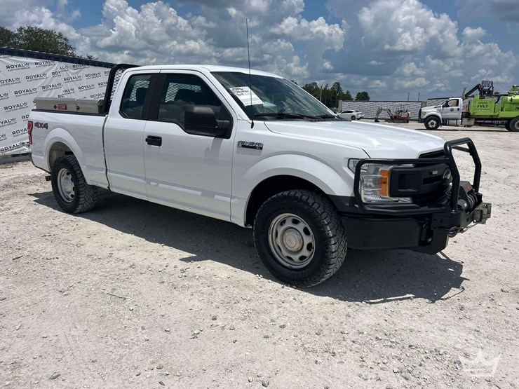 2020-ford-f150-image-2