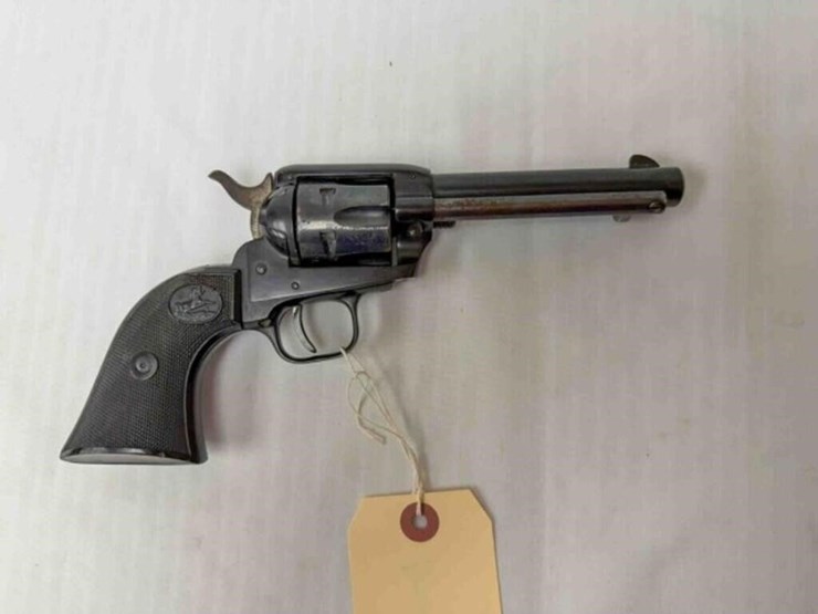 colt-revolver-image-8