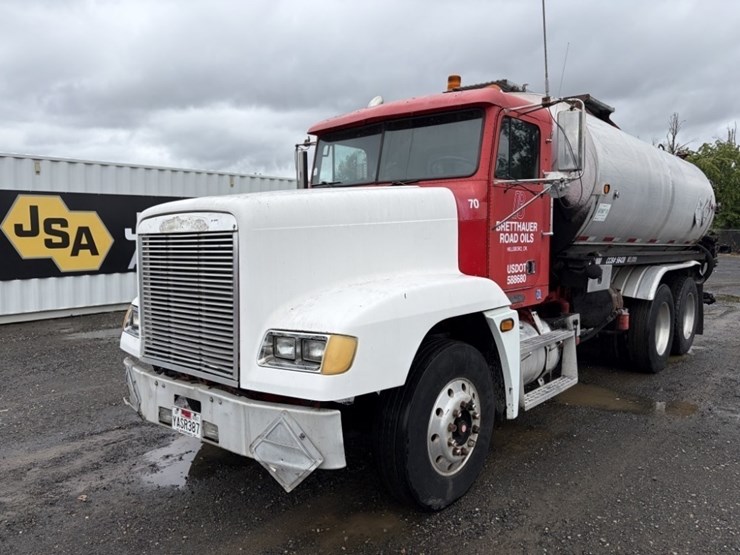 1992-freightliner-usf-1e-asphalt-distributor-truck-image-1