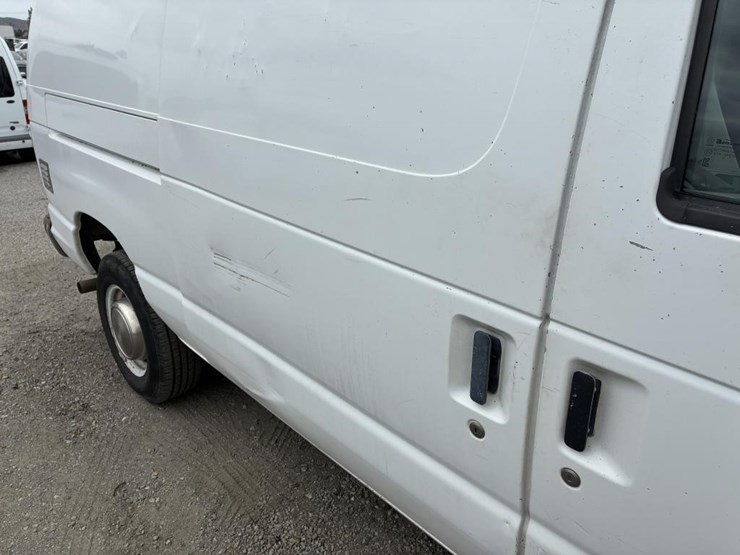 2001-ford-e250-image-7