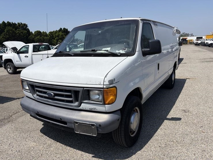 2006-ford-e350-image-1