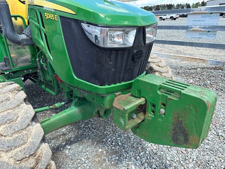 2018-john-deere-5065e-image-10