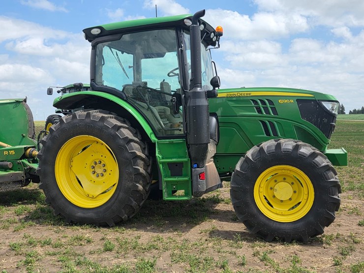 john-deere-6120r-image-7