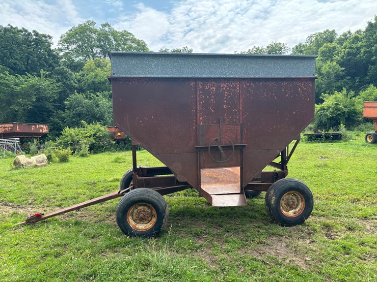 #2227-•-korhemel-industries-6072-gravity-wagon-image-1