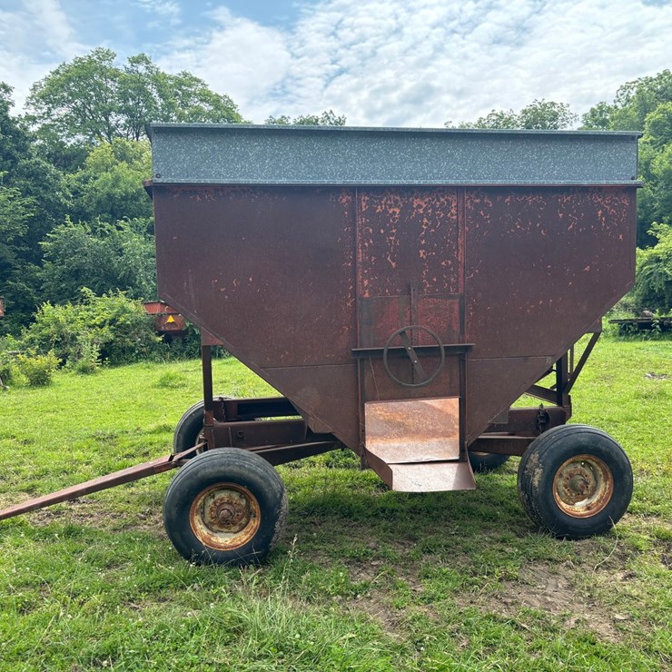 #2227 • Korhemel Industries 6072 Gravity Wagon