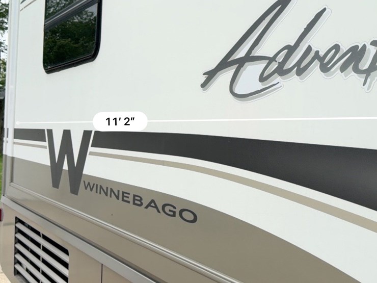 #1490-•-2001-winnebago-adventurer-image-57