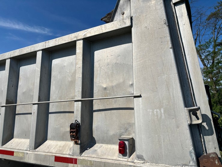 #2216-•-1978-montone-28'-end-dump-semi-trailer-image-41