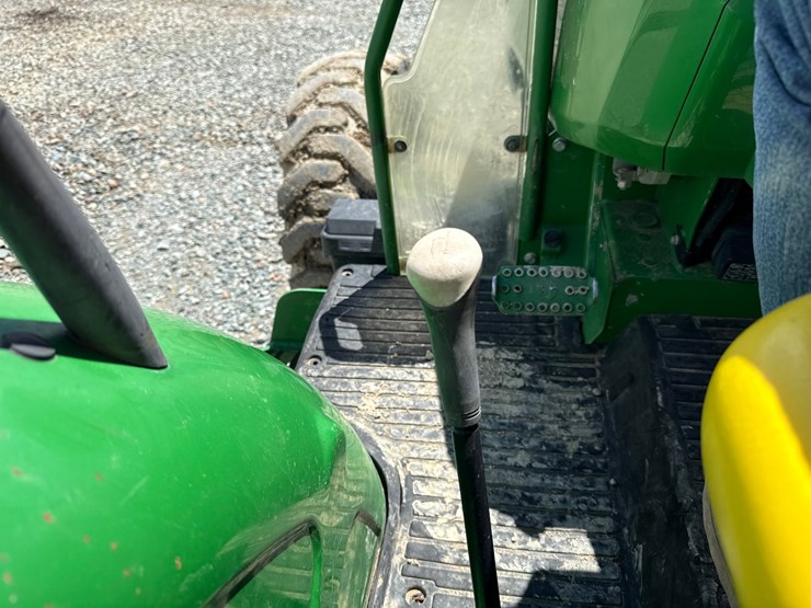 2018-john-deere-5065e-image-54