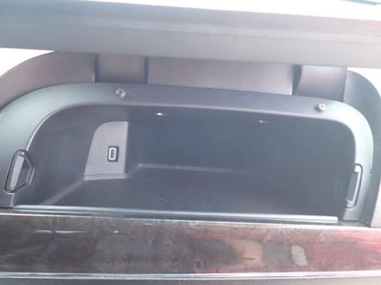 2016-chrysler-town-&-country-image-44