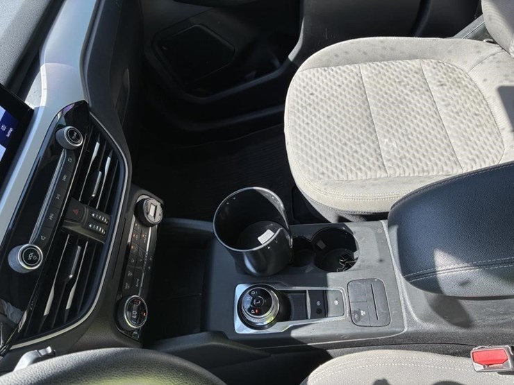 2021-ford-escape-image-18