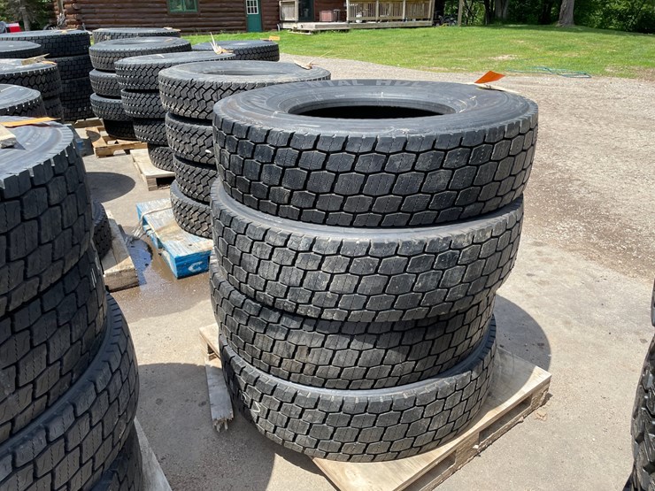#6513-•-set-of-(4)-semi-tires-image-2