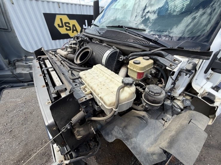 2006-chevrolet-c4500-4x4-service-truck-image-13
