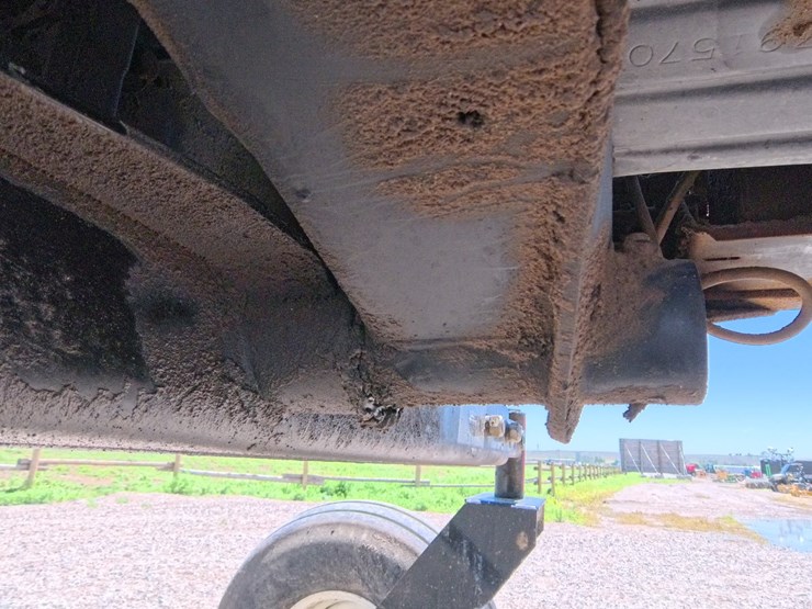 hesston-8550s-image-75
