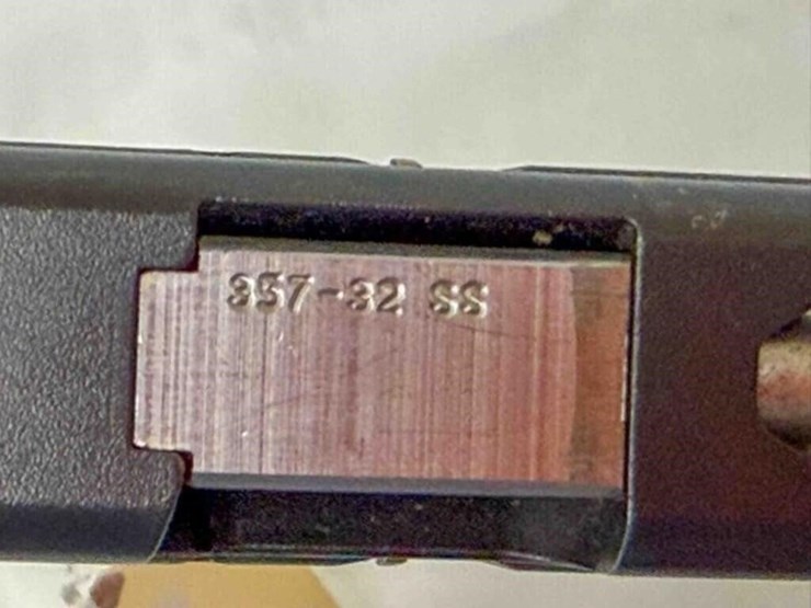 glock-pistol-image-10