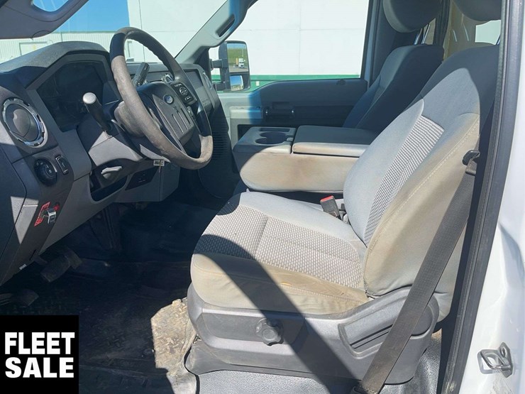 2013-ford-f550-image-13