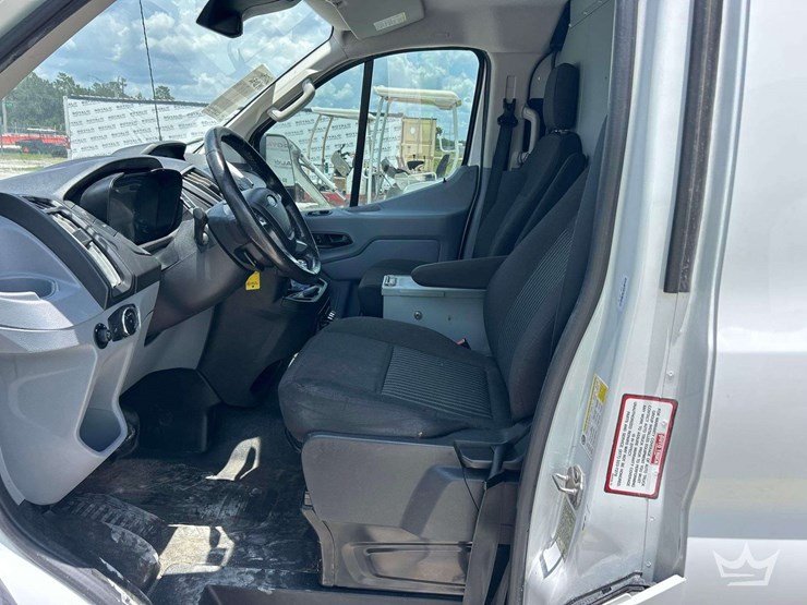 2017-ford-transit-image-12