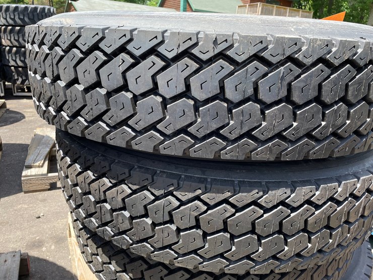 #6517-•-set-of-(4)-semi-tires-image-3