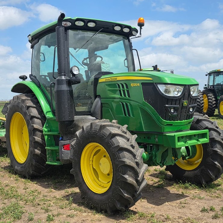 JOHN DEERE 6120R