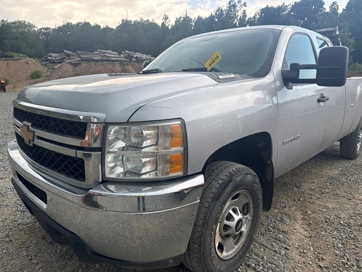 2013-chevrolet-2500-image-26