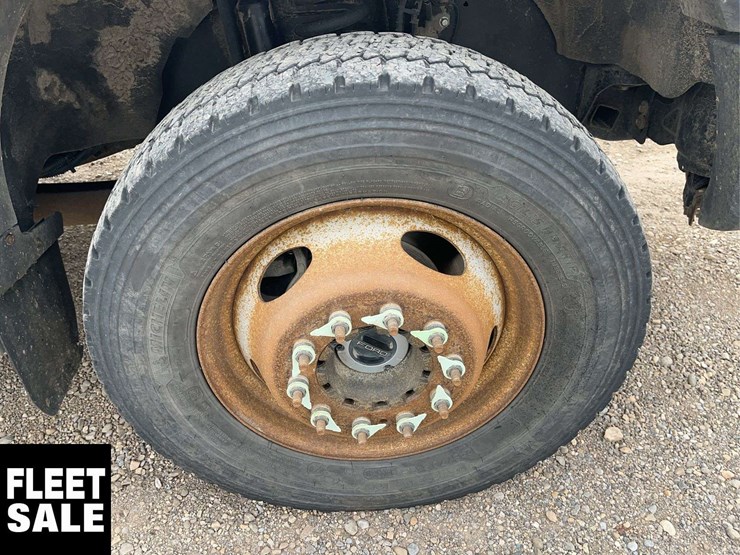 2021-ford-f550-image-13