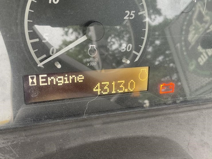 2020-john-deere-3025e-image-15