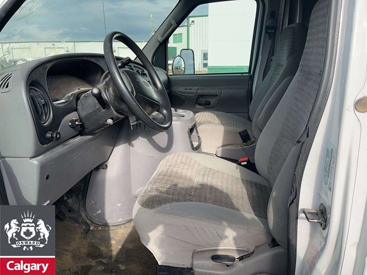 2002-ford-e-series-s/a-service-truck-image-13