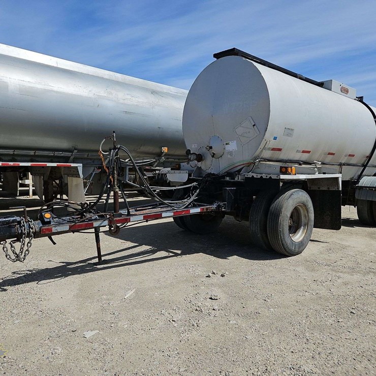 Pup Tank Trailer