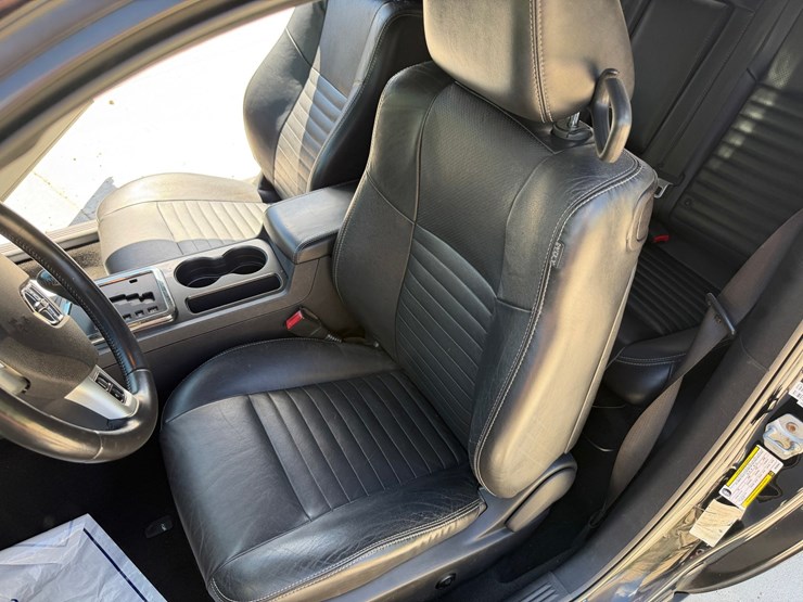 #1465-•-2013-dodge-challenger-sxt-image-42