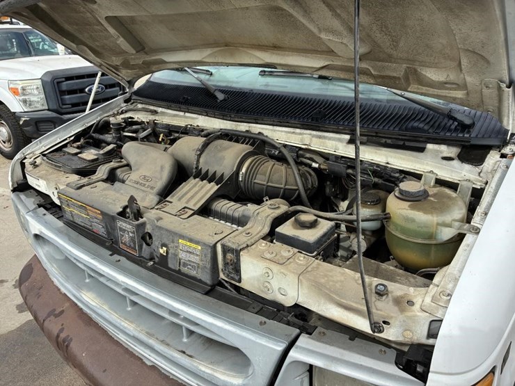 2001-ford-e250-image-16